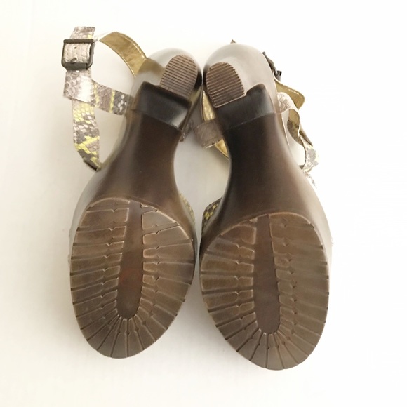 Carlos by Carlos Santana Cavort Snake Print Heels - Picture 7 of 7